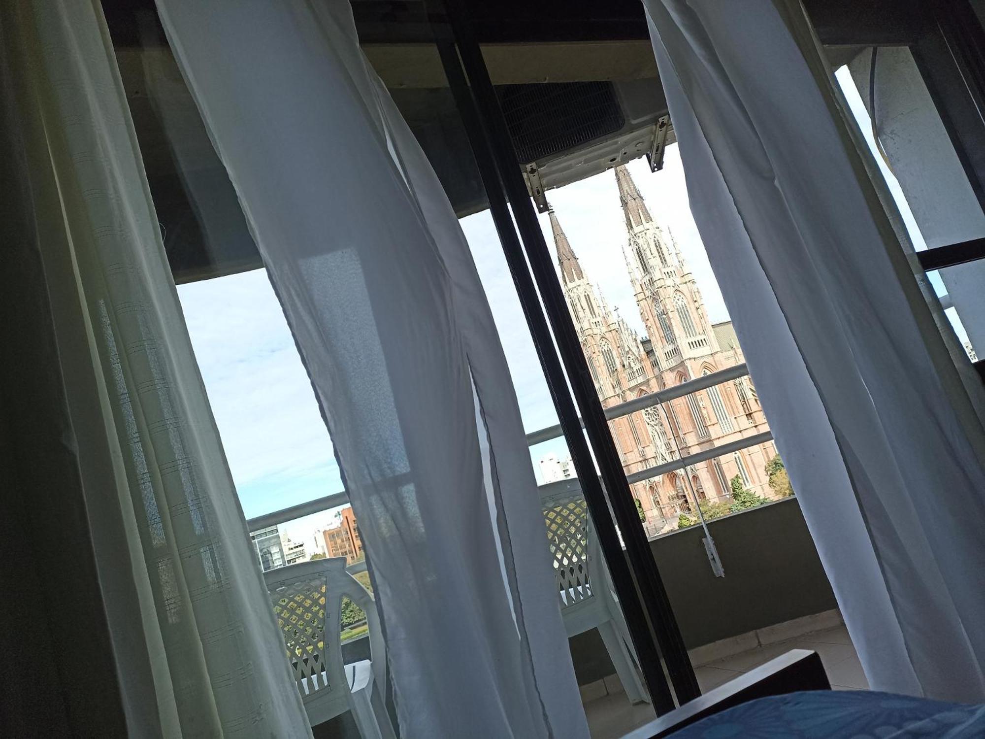 Departamento Plaza Moreno Con Balcon Ла Плата Екстериор снимка